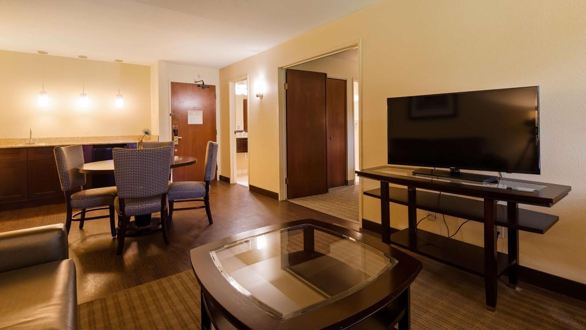 Отель Best Western Plus Plaza By The Green Кент Экстерьер фото